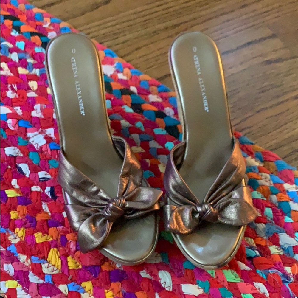 Bronze/gold wedges